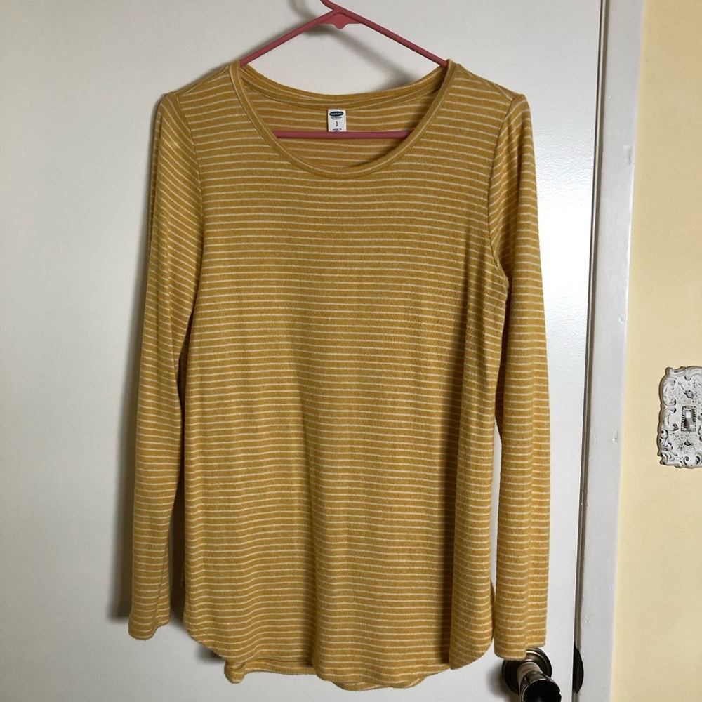 Mustard stripped top